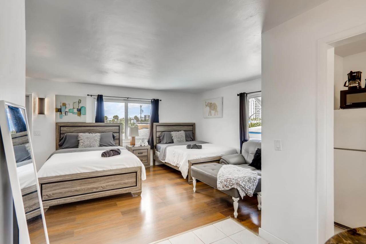 Coral Sands Huge Studio W/ 2 Queen Beds! West Palm Beach Bagian luar foto